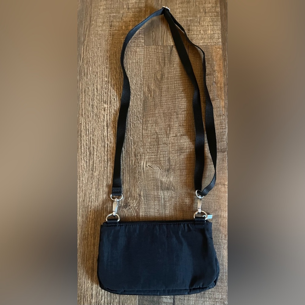 Baggallini Black Crossbody Bag with Silver Details. Excellent condition. - Picture 3 of 9
